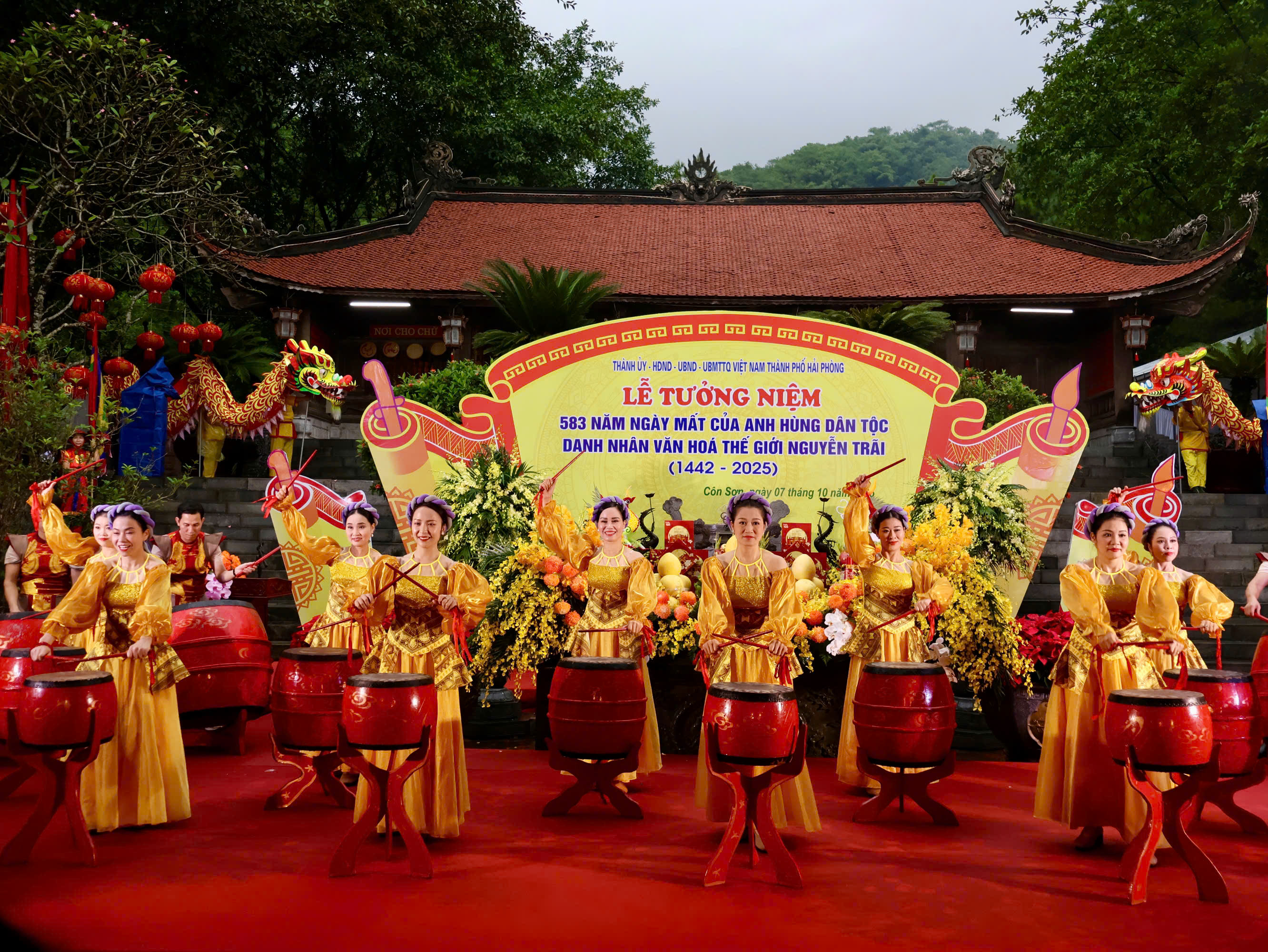 Trang trọng Lễ tưởng niệm 583 năm Ngày mất Anh hùng dân tộc, Danh nhân văn hóa thế giới Nguyễn Trãi